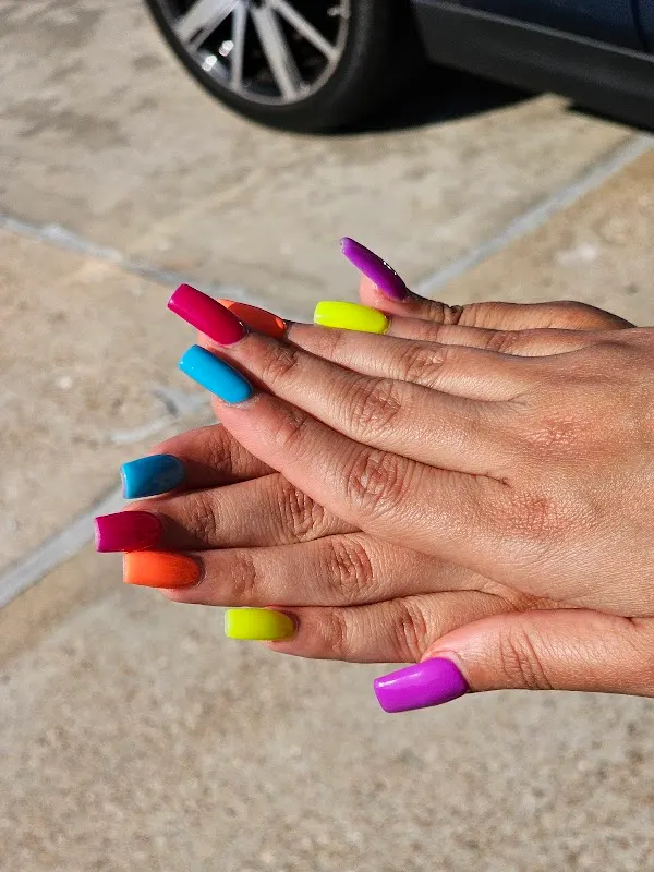 Lavie Nails & Spa — Nail salon in Stafford